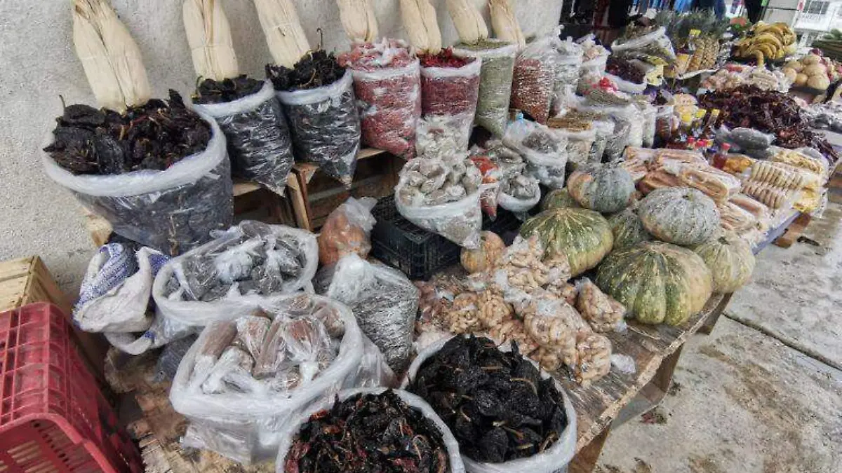 Venta de chiles secos para cena de Fin de Año en mercados del norte de Veracruz 